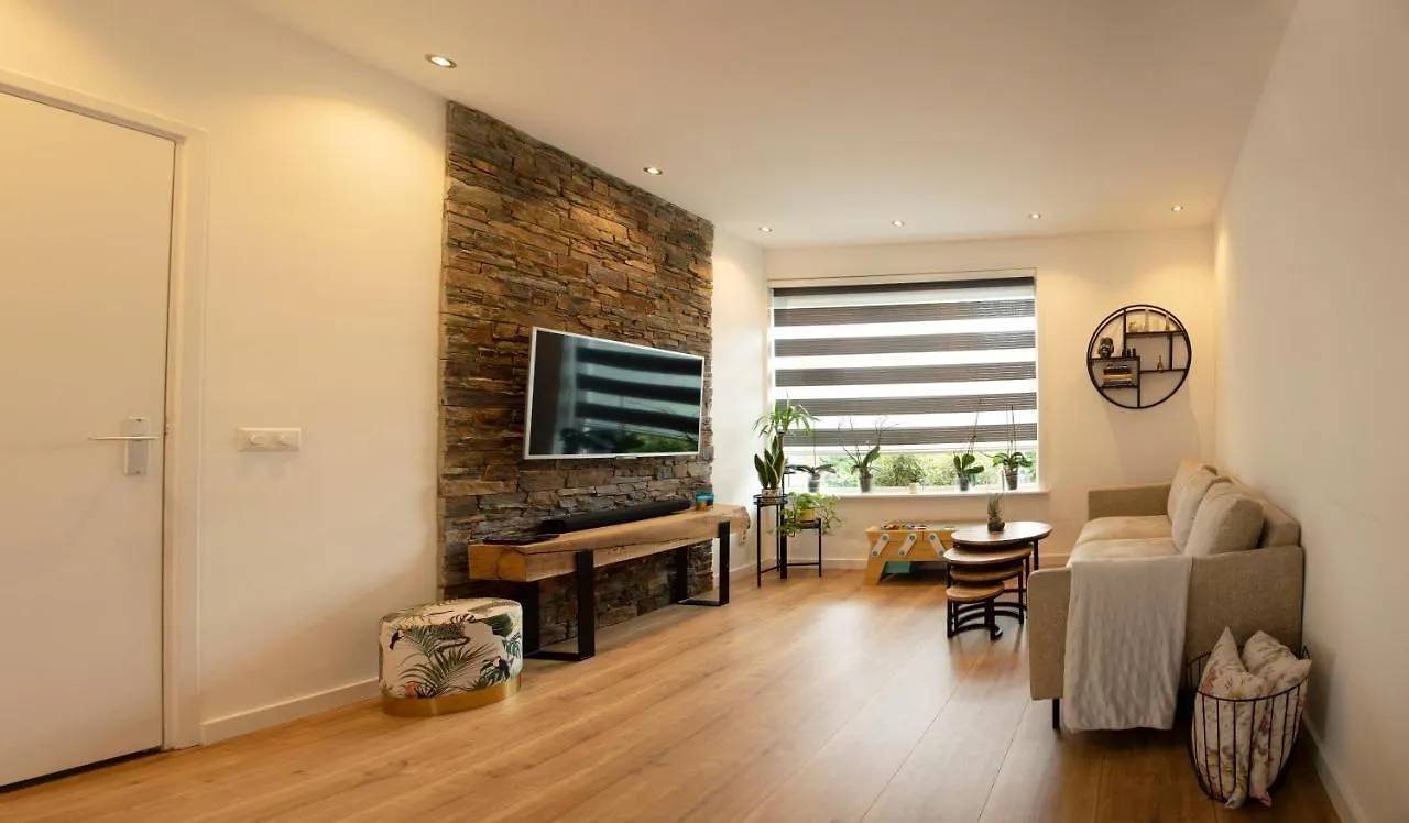 Beautiful Family House 5 Min Away From Amsterdam contacts